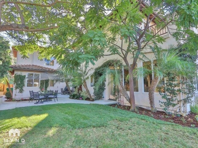 Building Photo - 2914 Carrillo Way