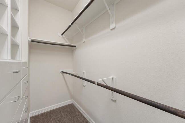 Building Photo - 13217 Green Hills Dr