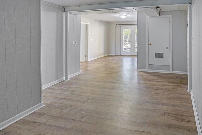 Building Photo - 1422 Flamingo Ln