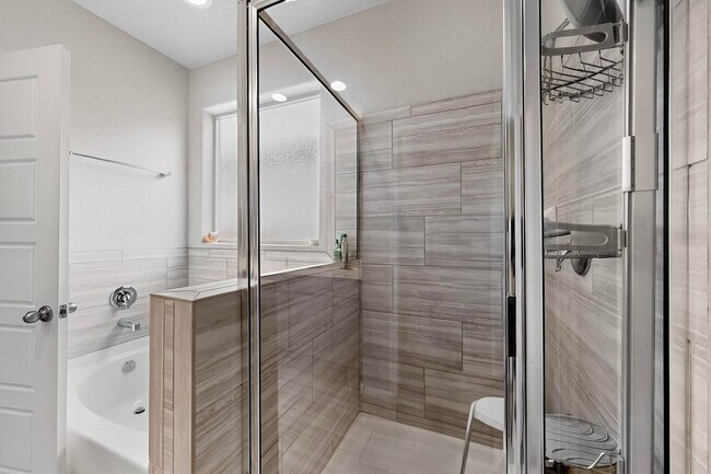 Building Photo - For Rent | Unfurnished Home | 4 Bed / 2.5 ...