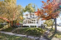 Building Photo - 1202 E Fox St