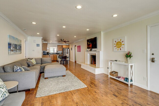 Building Photo - 1039 Coast Blvd