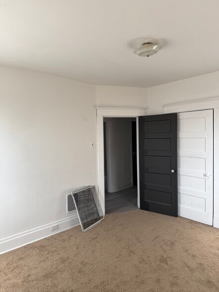 Building Photo - 43 Stewart Ave