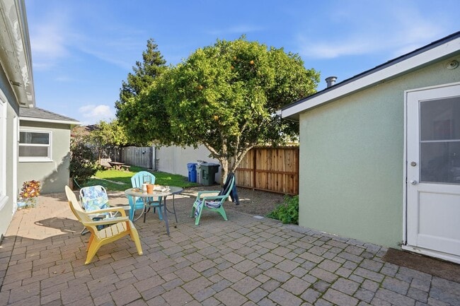 Building Photo - 811 Mission St