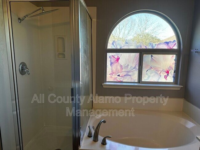 Building Photo - 312 Silver Wing