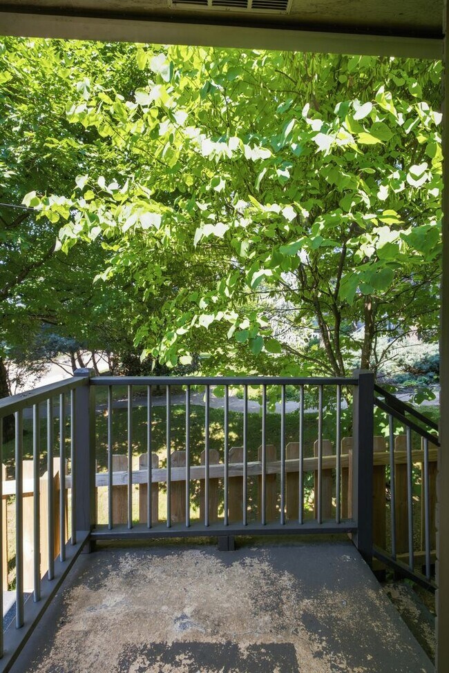 Building Photo - 1147 Cahal Ave
