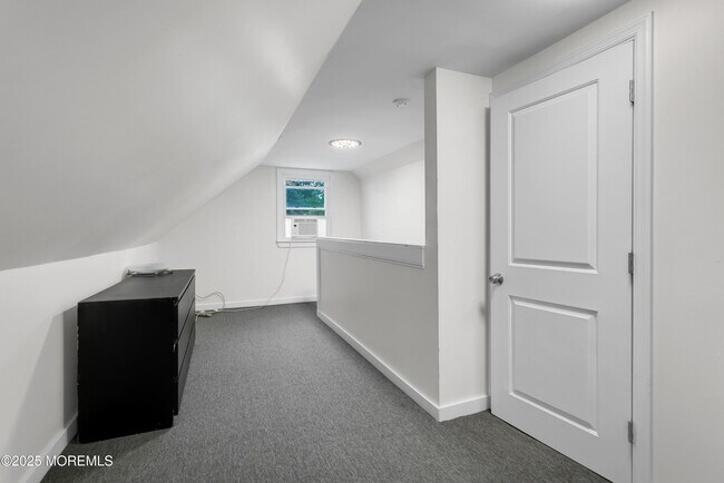 Building Photo - 203 Orchard St