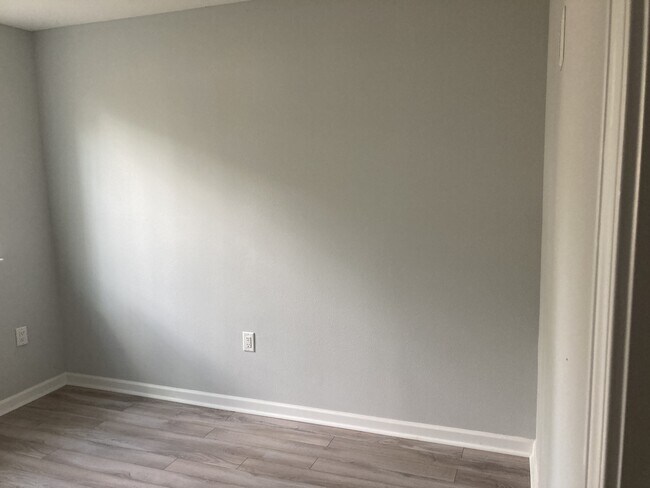 Building Photo - 719 Cypress Dr