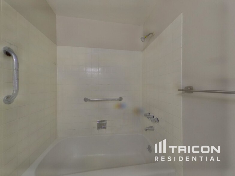 Building Photo - 3134 S Richfield St