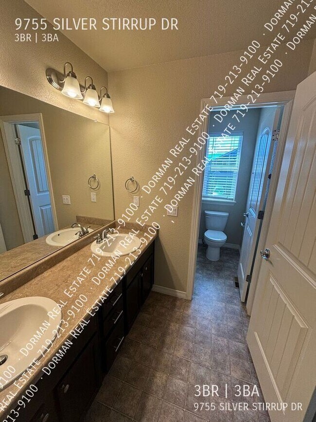 Building Photo - 9755 Silver Stirrup Dr