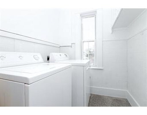 Building Photo - 343 Lafayette St