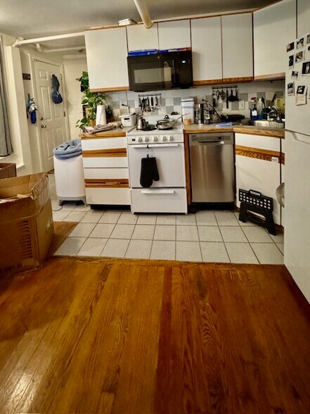 Building Photo - 21 Irving St