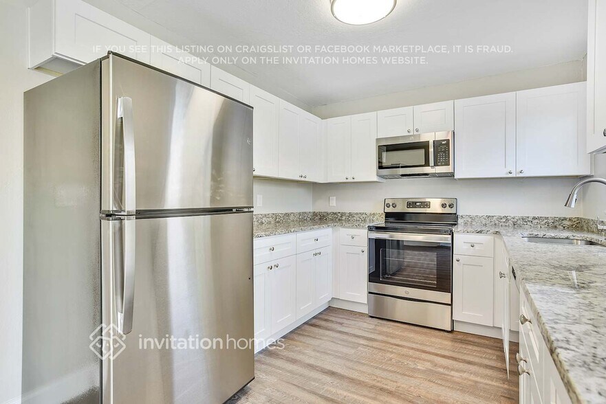 Building Photo - 475 Lear St