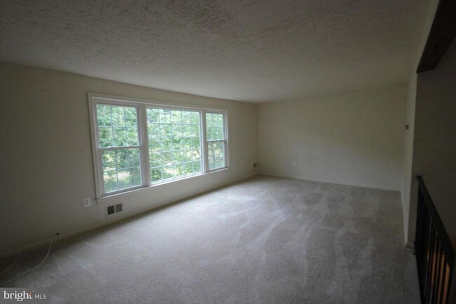 Building Photo - 7901 Central Park Cir
