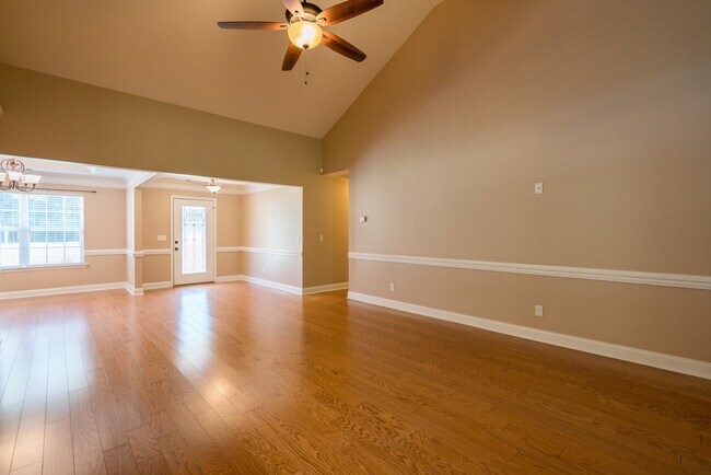 Building Photo - 633 Wilkinson Rd