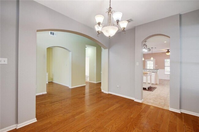 Building Photo - 1801 Hickory Ridge Cove