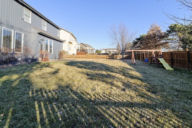 Building Photo - Gorgeous 4 Bedroom home in Blue Valley Schools