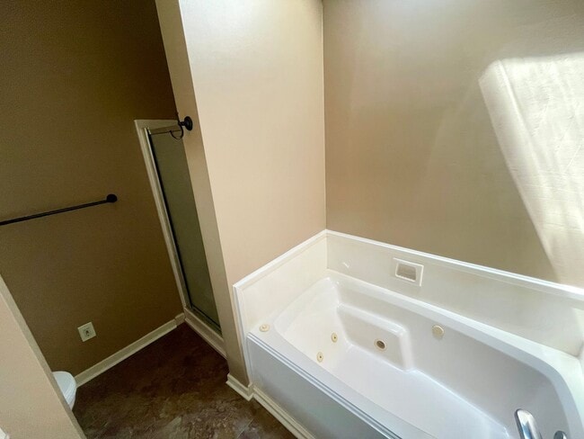 Building Photo - 3/2 For Rent in Brandon 047!