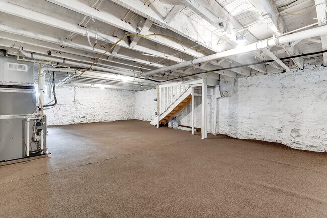 Building Photo - 3 Bedroom Rowhome- West Baltimore City