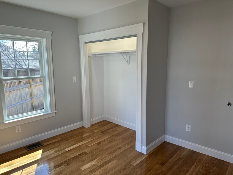 Building Photo - 35 Trapelo Rd