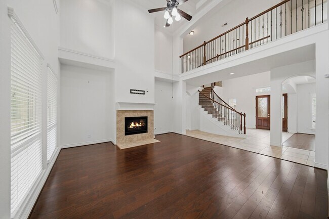 Building Photo - 33 Combwell Garden