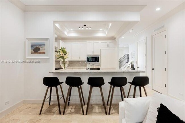 Building Photo - 7430 SW 56th Ct