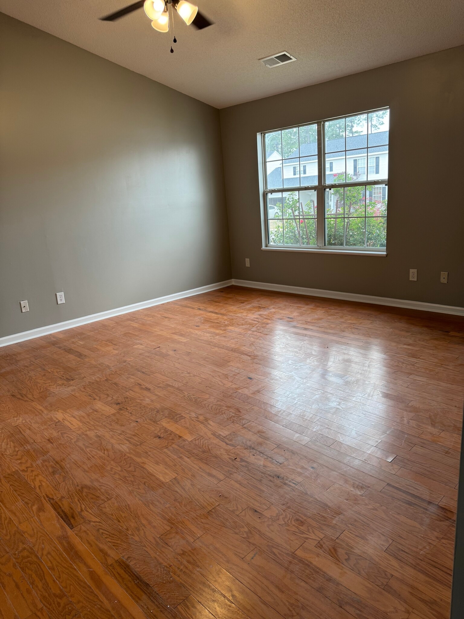 Building Photo - 244 Edinfield Ct