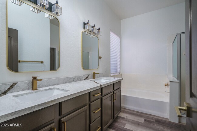 Building Photo - 4609 E Pinnacle Vista Dr