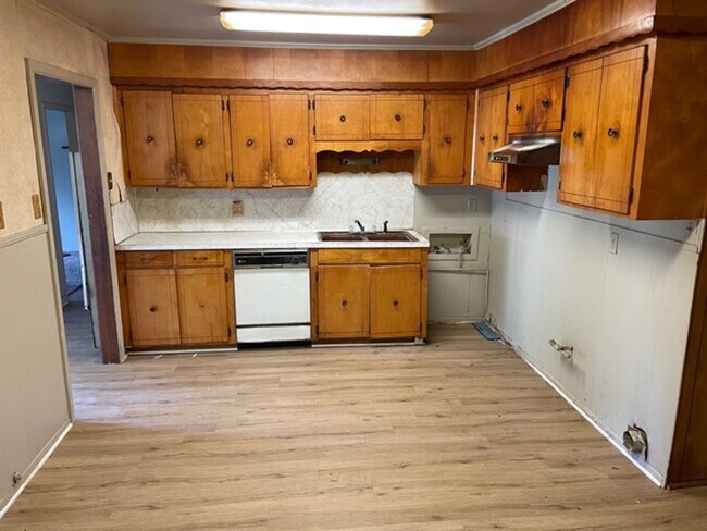 Building Photo - 2943 Amherst St