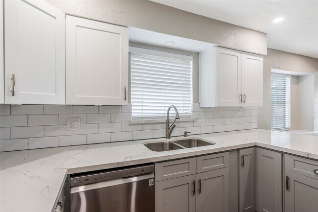 Building Photo - 8903 Wilson Reid Dr