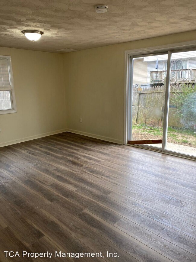 Building Photo - 3 br, 1.5 bath House - 1857 Simons Court