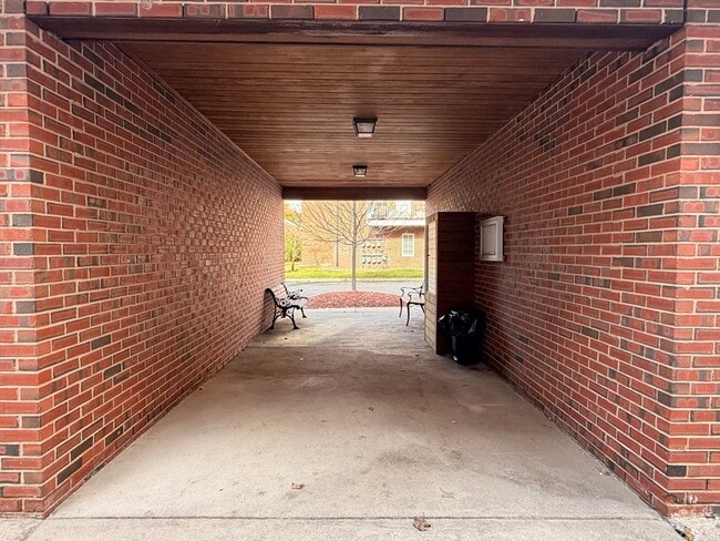 Building Photo - 7 Conant Rd