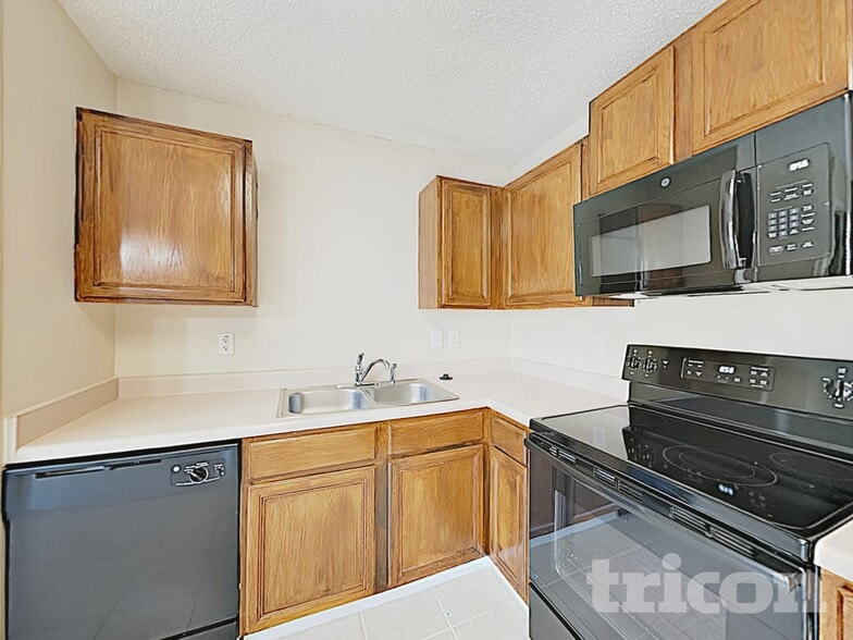 Building Photo - 8338 Morning Grove