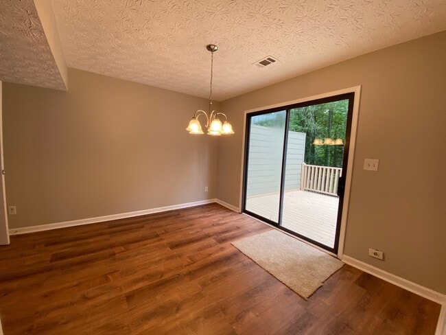 Building Photo - 1062 Dassow Ct