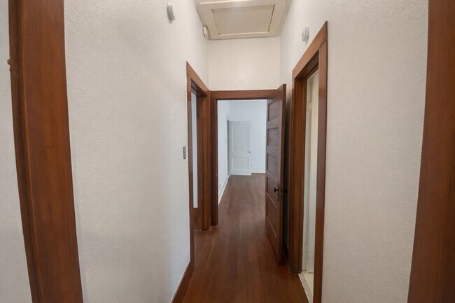 Building Photo - 4213 Avenue C