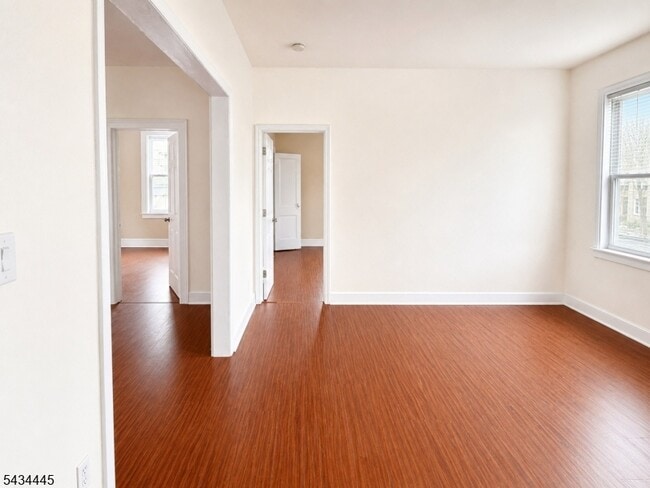 Building Photo - 137 Hammond Ave