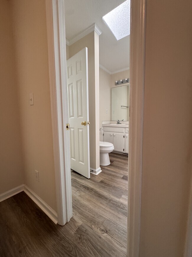 Building Photo - 870 Spring Forest Rd