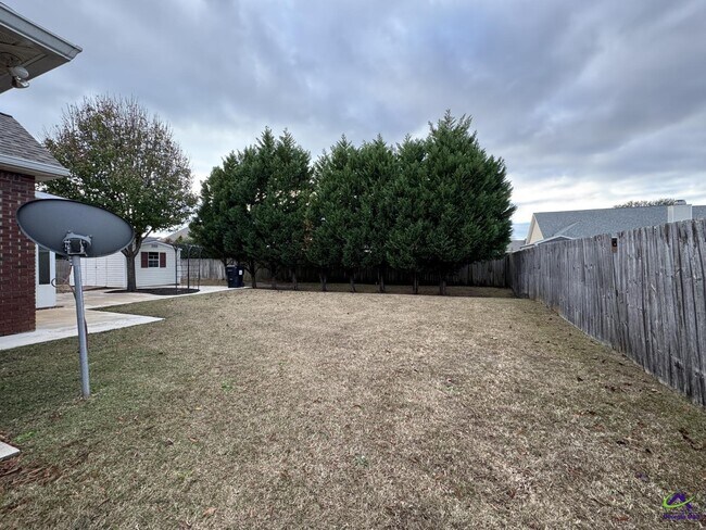 Building Photo - 106 Daventry Ln