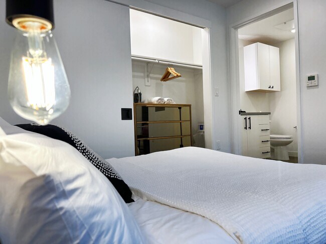 Building Photo - 49 Navasota St