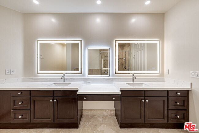 Building Photo - 143 N Arnaz Dr