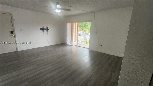 Building Photo - 7231 Miami Lakes Dr