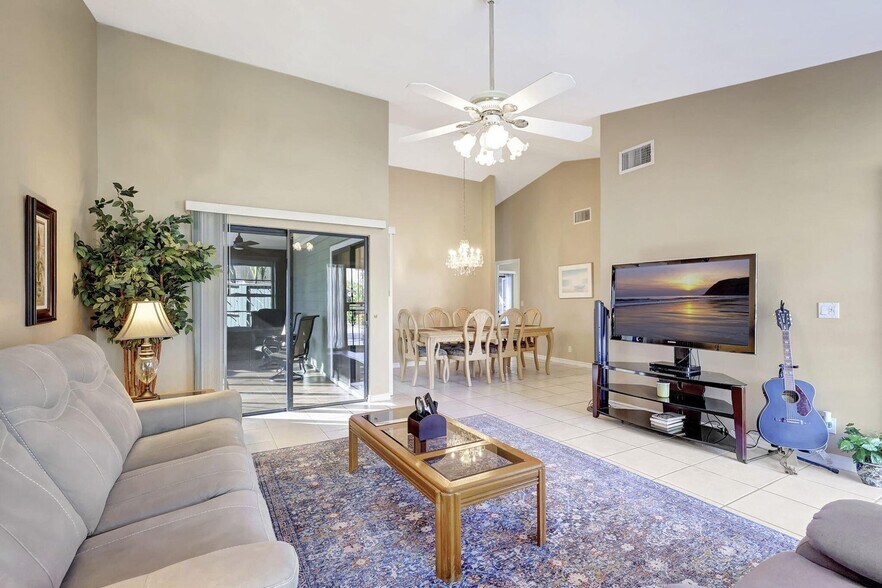 Building Photo - 602 Lakewood Dr