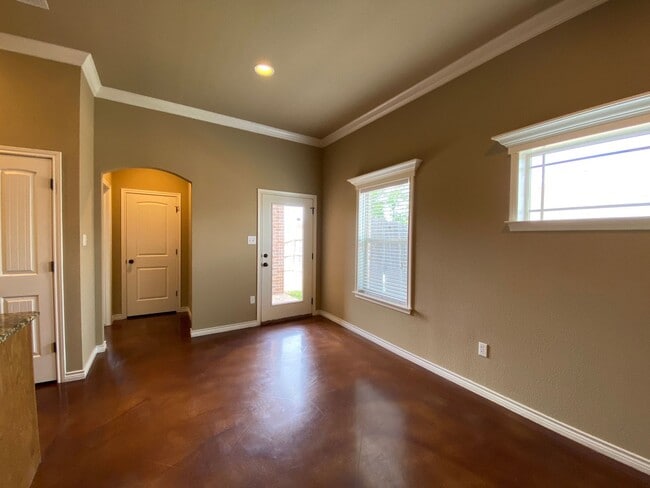 Building Photo - 3032 Silver Saddle Dr