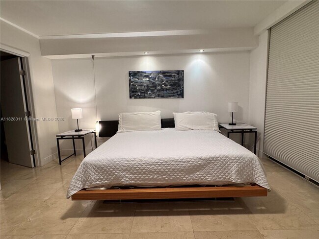 Building Photo - 1830 S Ocean Dr