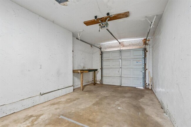 Building Photo - 3005 SE 51st St