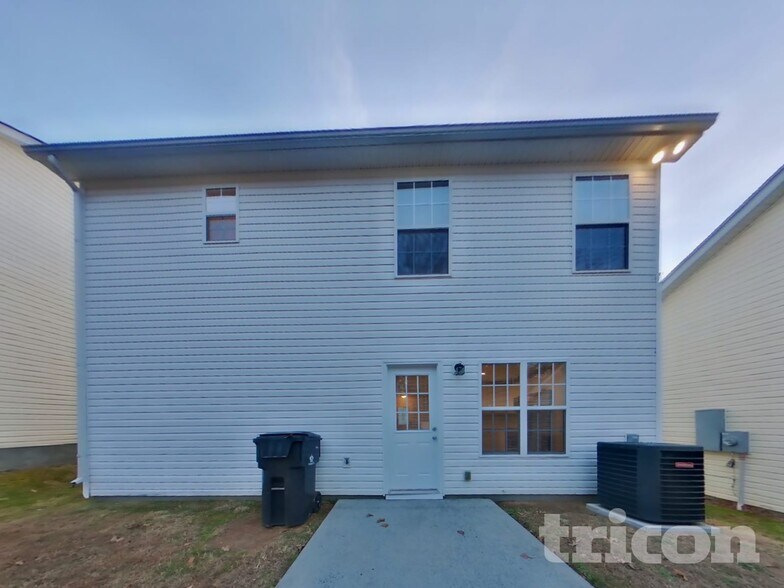 Building Photo - 309 Peachtree Rd