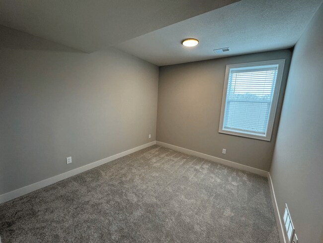 Building Photo - 1444 SW Winthrop Dr