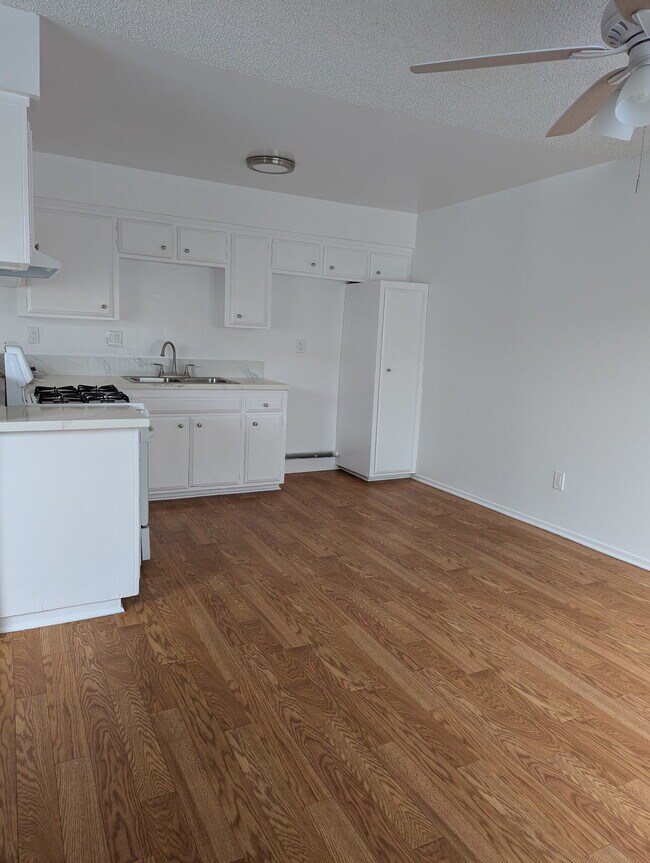 Building Photo - Charter House Apartments