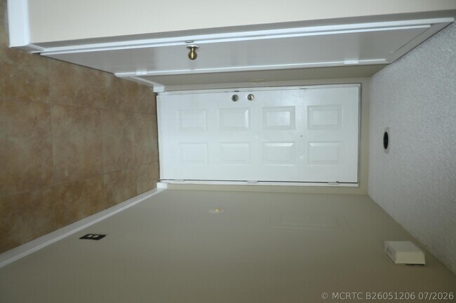 Building Photo - 8721 Wiles Rd