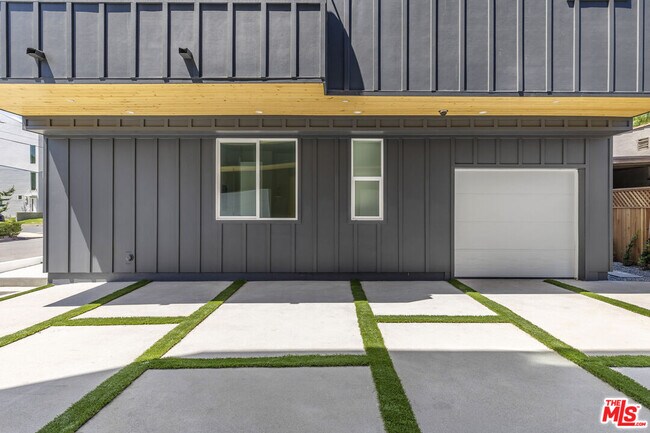 Building Photo - 5048 Cleon Ave